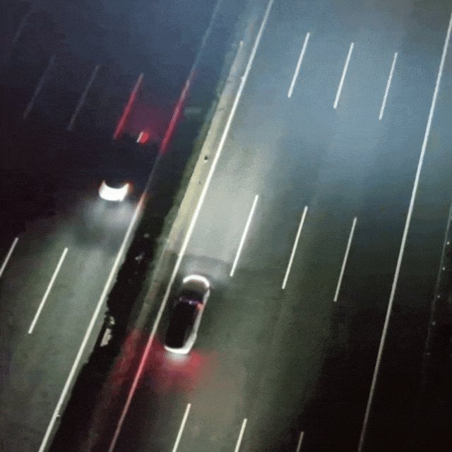 “最近智驾很火，我租一辆玩玩！”高速上，男子开着“辅助驾驶”直接睡着！交警狂拍车窗才惊醒！